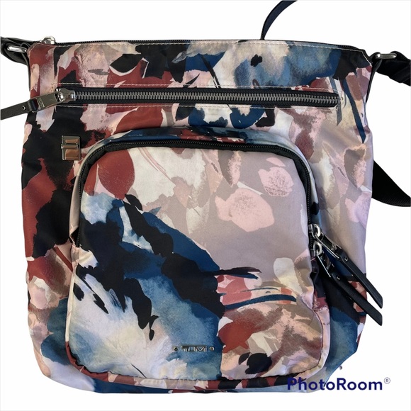 tumi carmel crossbody black